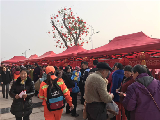 聚合-赵立新优雅亮相国剧盛典 实力斩获年度品质男配角(图3) 足球